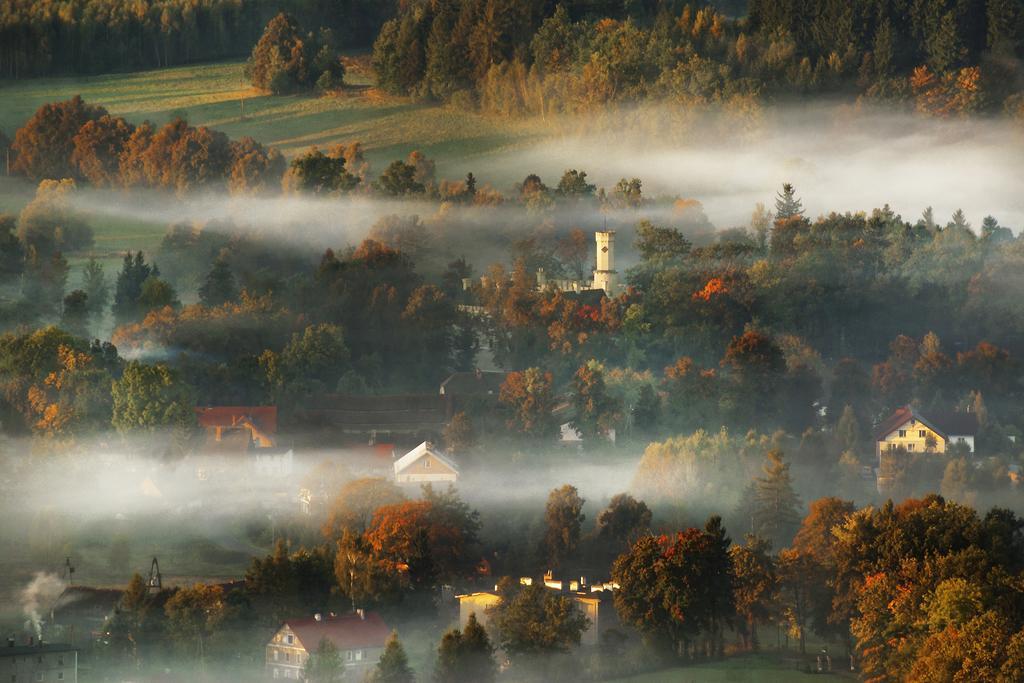 Zamek Karpniki Schloss Fischbach Lomnica  Luaran gambar