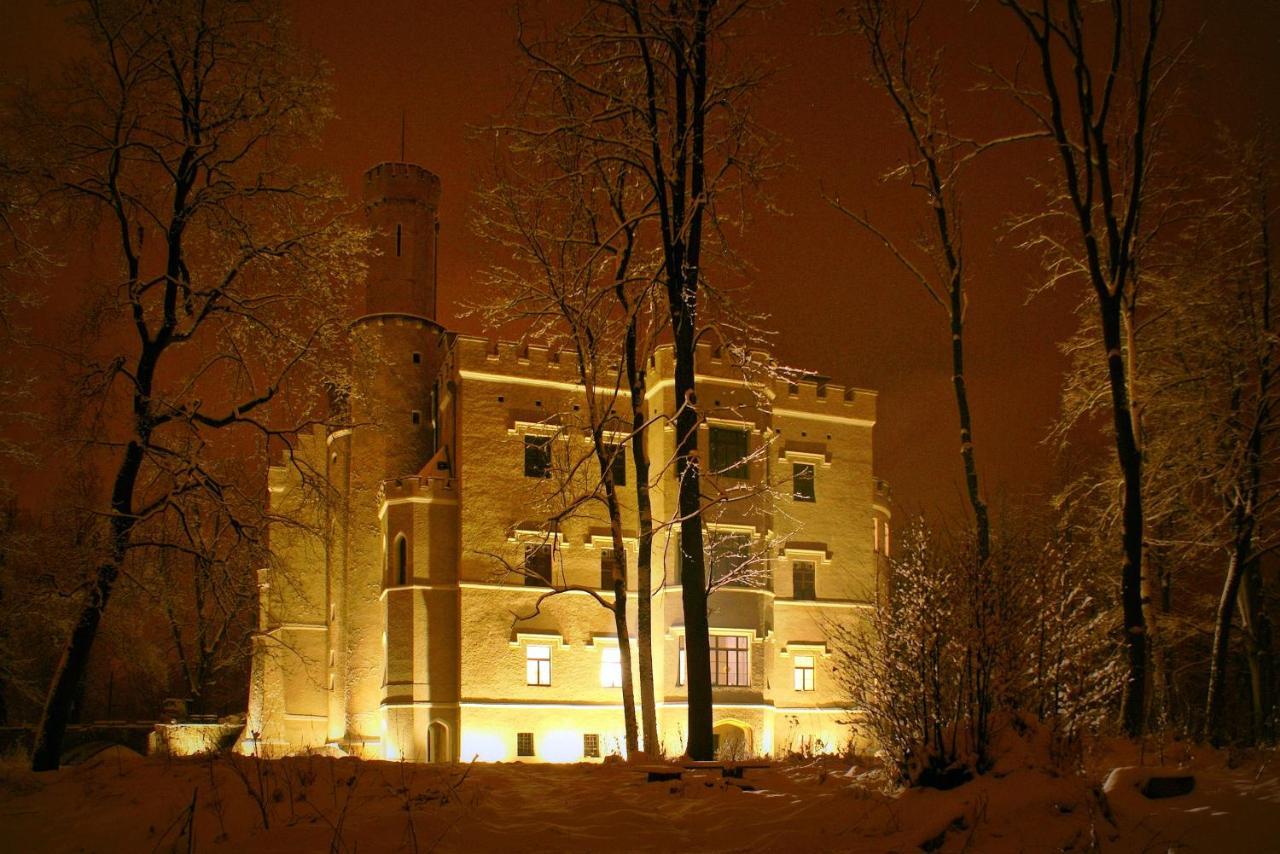 Zamek Karpniki Schloss Fischbach Lomnica  Luaran gambar