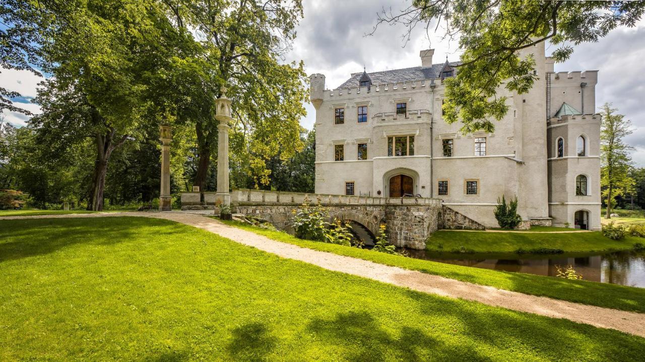 Zamek Karpniki Schloss Fischbach Lomnica  Luaran gambar